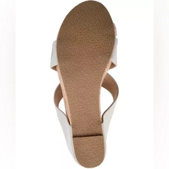 NWT Journee Collection Rayna Wedge Sandals in Stone, Size 8.5 - Picture 2 of 5